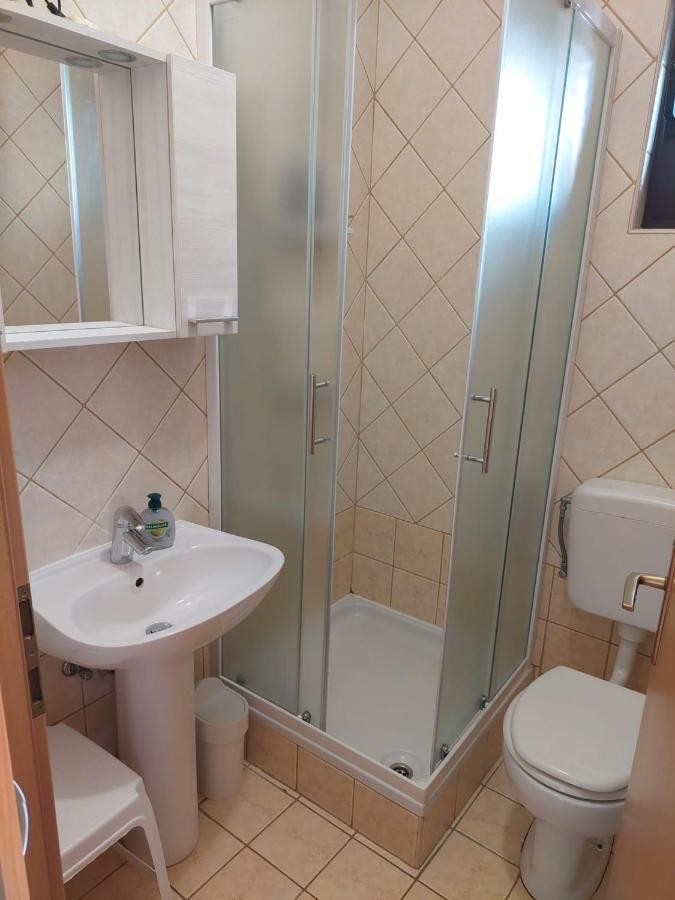 Apartmani Lavanda Pag Town Esterno foto